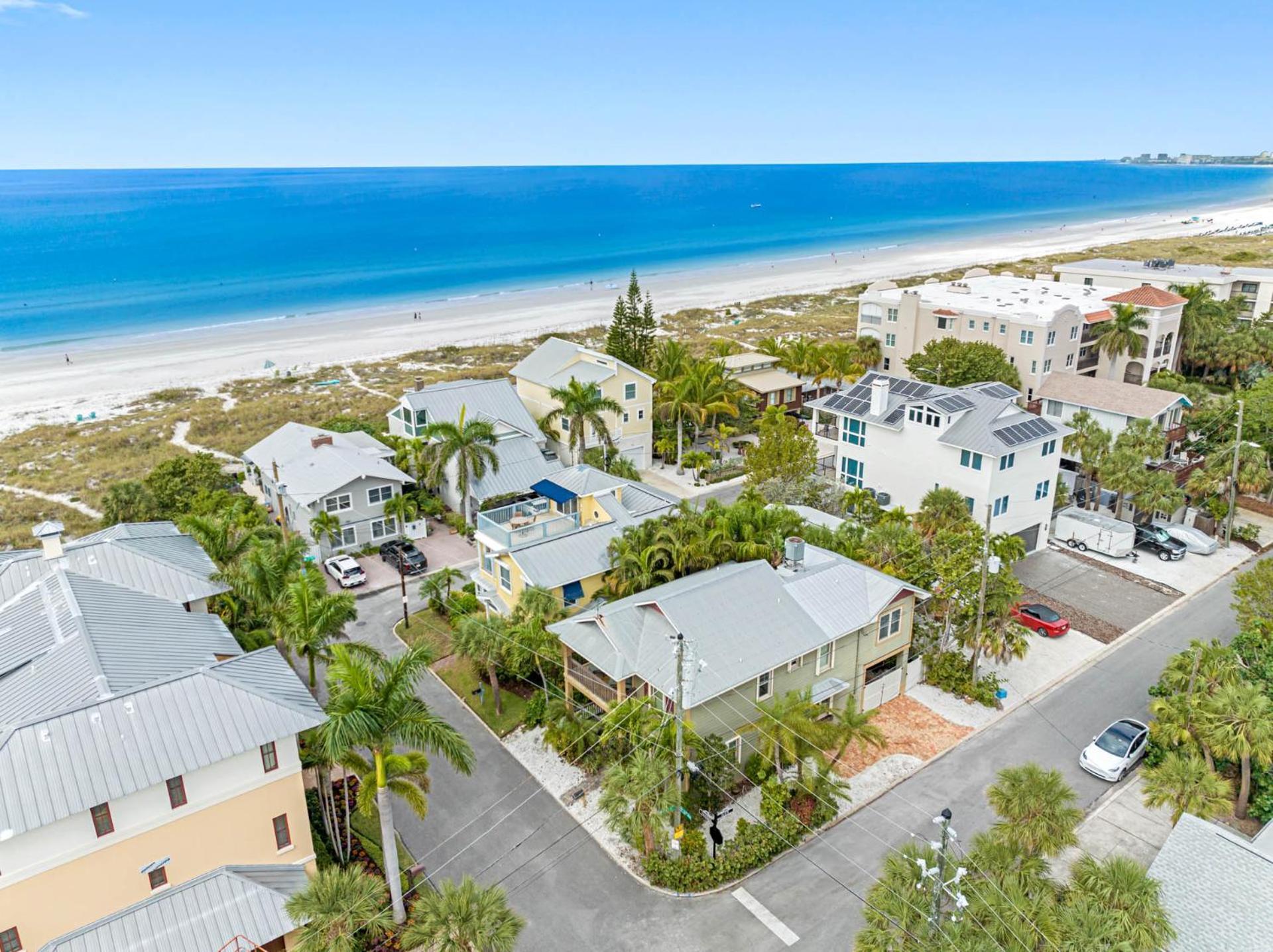 The Beach House Steps Away From Sanctuary Villa St. Pete Beach Exterior photo