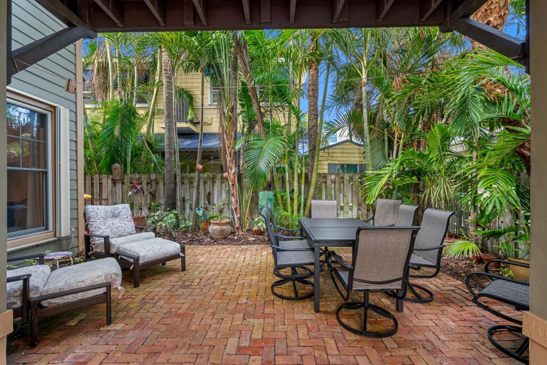 The Beach House Steps Away From Sanctuary Villa St. Pete Beach Exterior photo