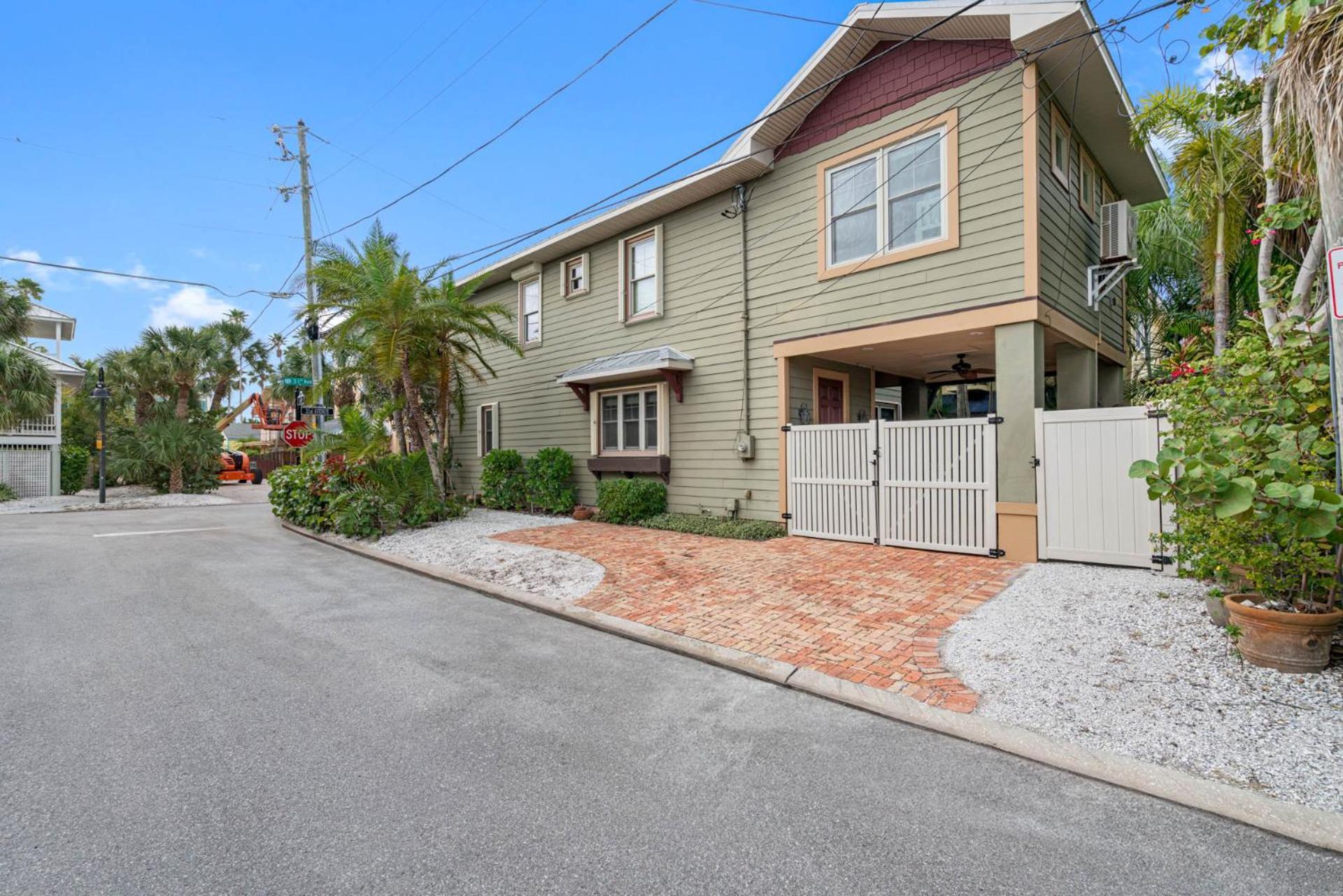 The Beach House Steps Away From Sanctuary Villa St. Pete Beach Exterior photo