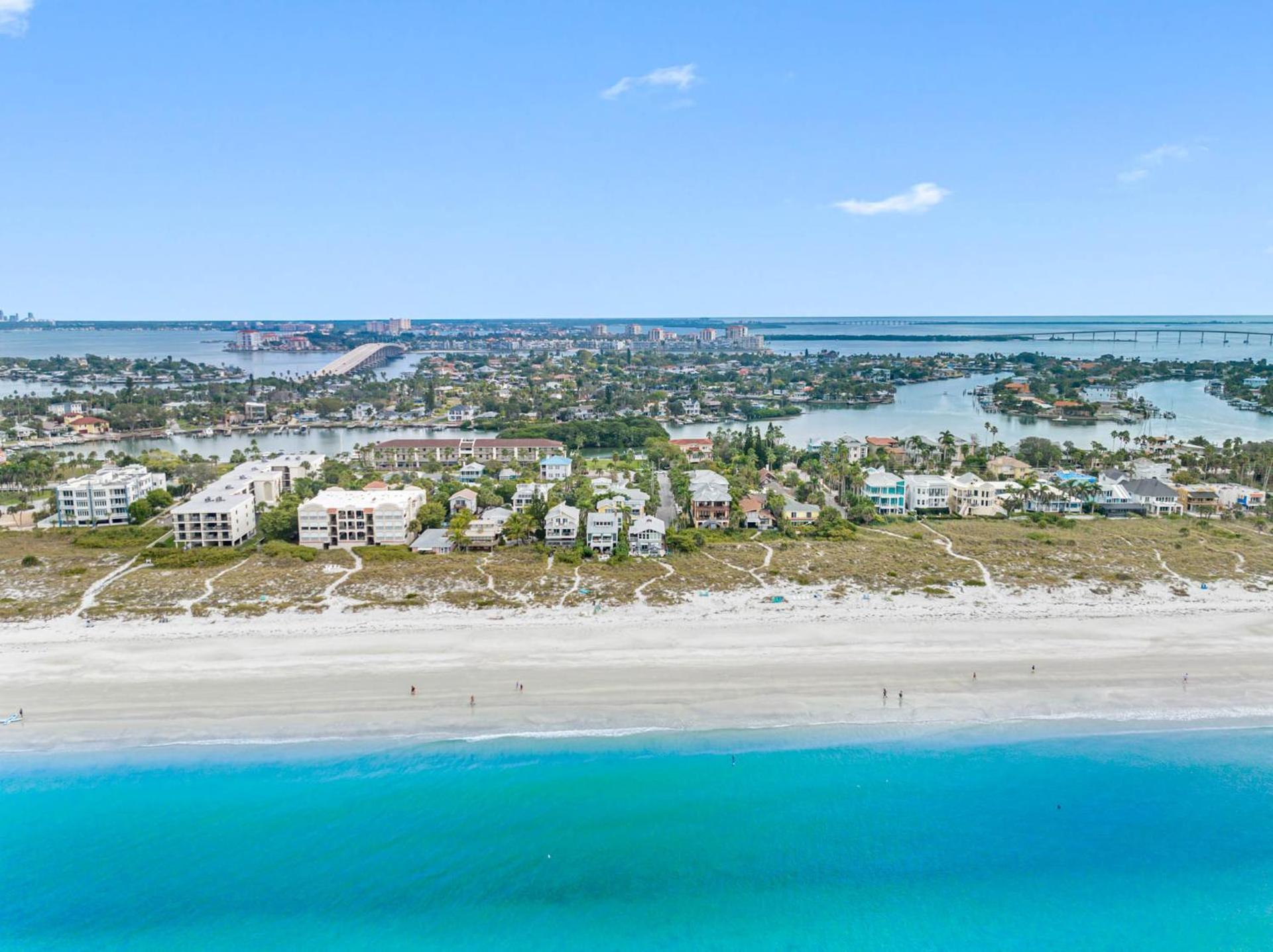 The Beach House Steps Away From Sanctuary Villa St. Pete Beach Exterior photo